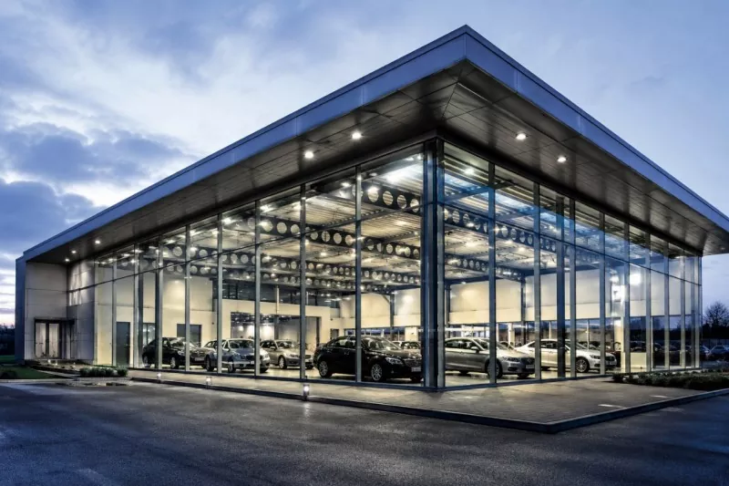 De ce este proiectarea cu deschidere mare avantajul de bază al construcției de showroom auto cu cadru de oțel?