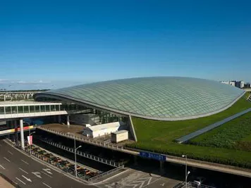 Clădire înaltă cu structură de oțel pentru aeroport