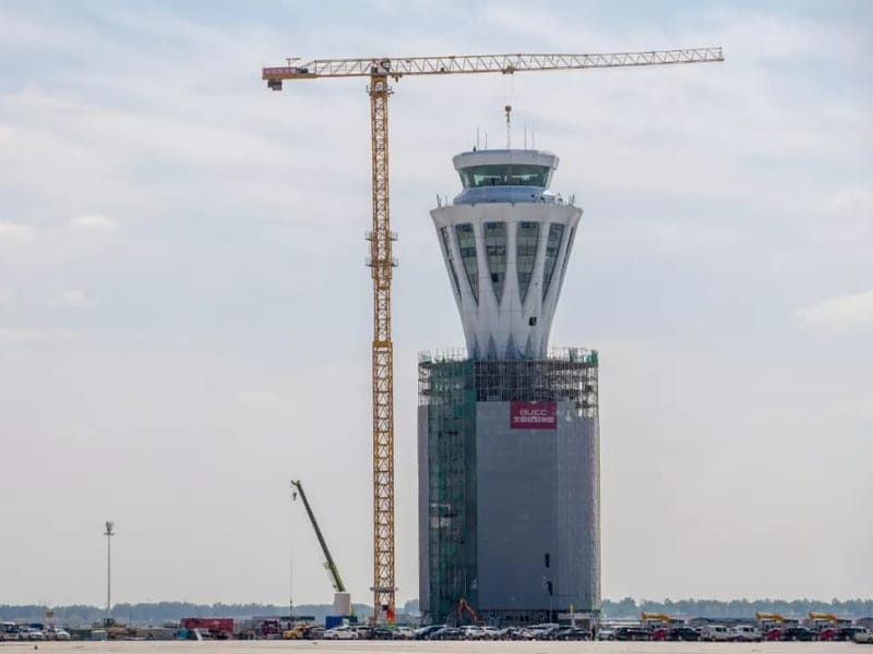 Turnul de control al aeroportului cu structură de oțel