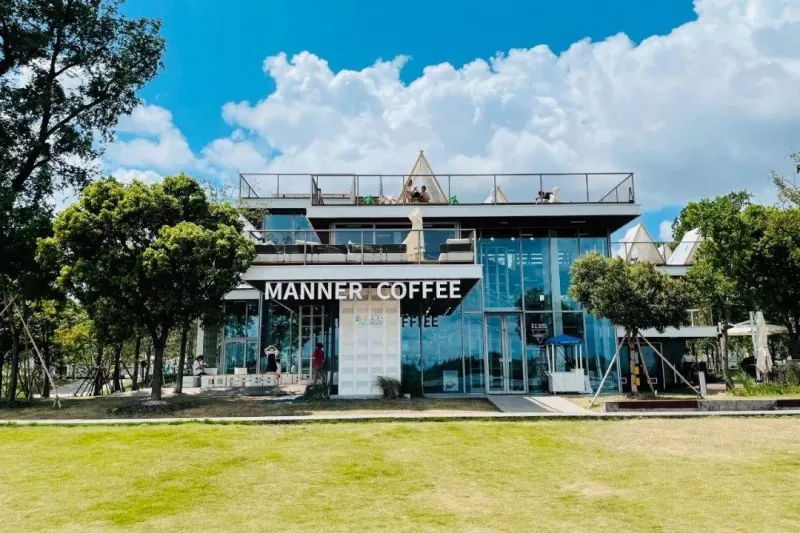 Cafenea cu structură de oțel