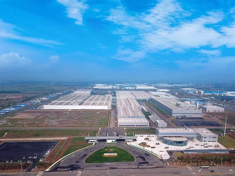 Parc logistic industrial cu structuri metalice