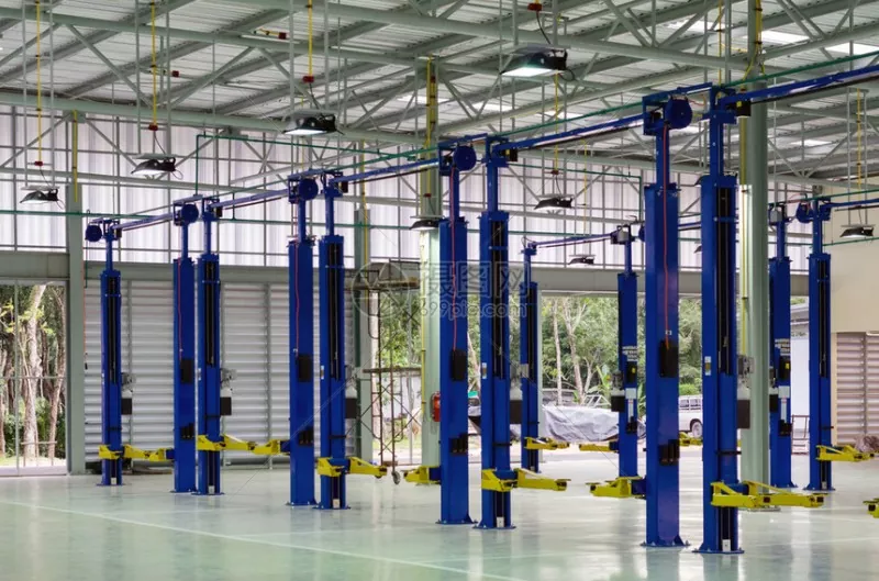 Garaj de intretinere structuri metalice