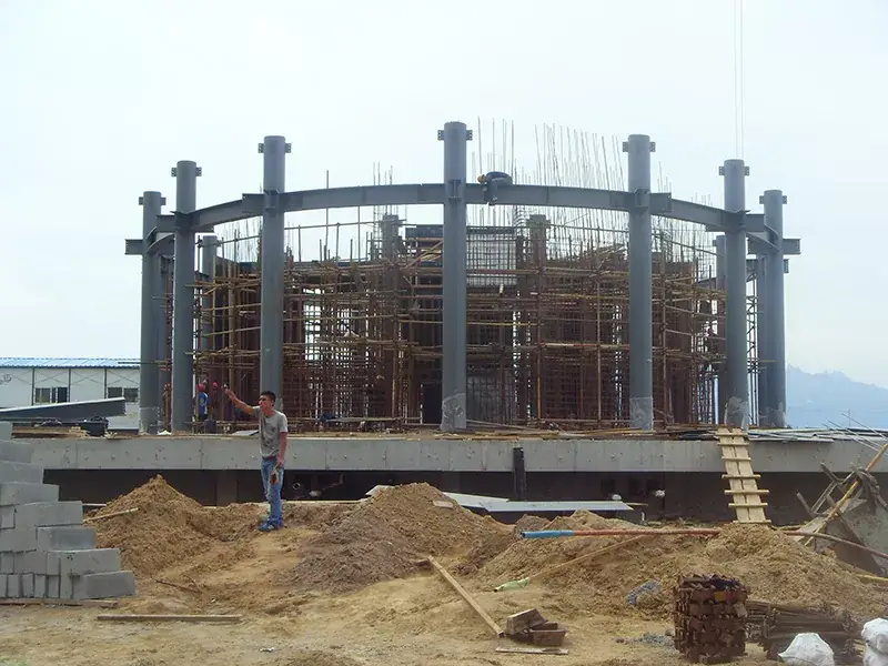 Truse de construcție a depozitelor de oțel